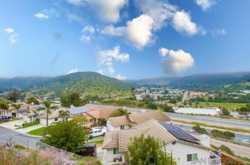 9150 Sesi Ln, Lakeside CA  92040-5800 exterior