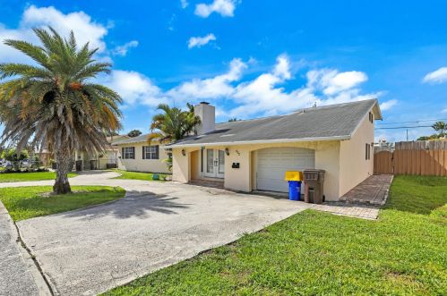 832 Green St, West Palm Beach, FL 33405-3126