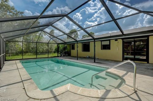 512 5th Ave, Lehigh Acres, FL 33972-3927