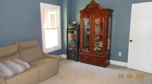 37 Town St, Norwich CT  06360-2323 exterior