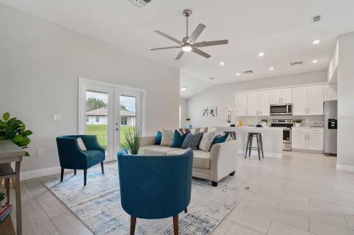 2412 Ainsworth Ave, Deltona, FL 32738-2548