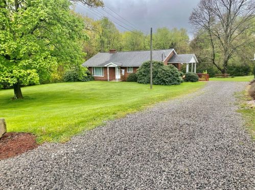 363 Stuber Rd, New Brighton, PA 15066-3341