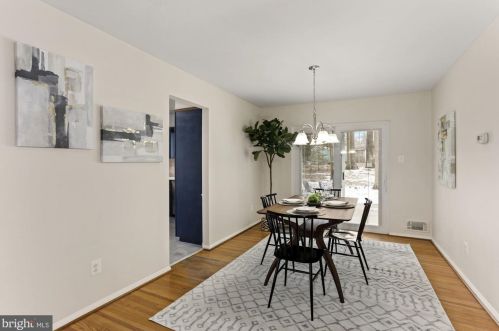 5637 Bellington Ave, Springfield VA  22151-2702 exterior