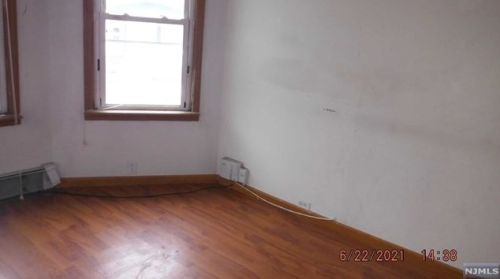 120 Dixon Ave, Paterson NJ  07501-2524 exterior