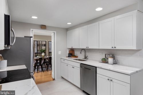 2271 Wheelwright Ct, Herndon VA  20191-2337 exterior