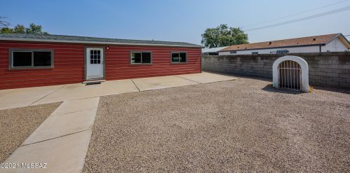 842 21st St, Tucson AZ  85745-3034 exterior