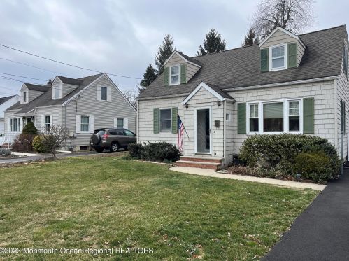 117 Alameda Ct, Tinton Falls, NJ 07702-4170
