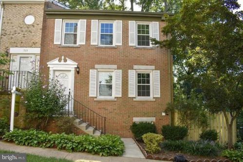 7826 Stovall Ct, Lorton, VA 22079-4330