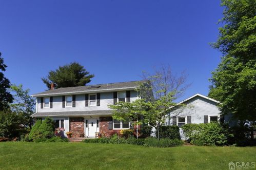 1 Ashgrove Ct, East Brunswick, NJ 08816-1330