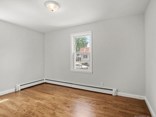 719 Queen St, Bridgeport CT  06606-3379 exterior