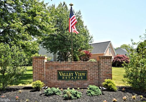 1039 Springhouse Dr, Prospectville, PA 19002-1169