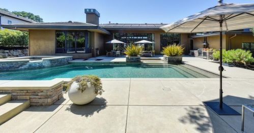 2913 Capetanios Dr, Folsom CA  95762-4606 exterior