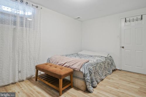 123 Davis Ave, Leesburg VA 20175-3405 exterior