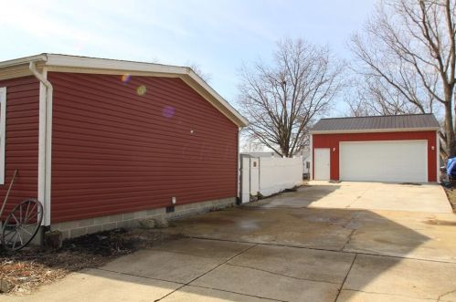 424 Leslie Trce, Washington Court House OH  43160-9422 exterior