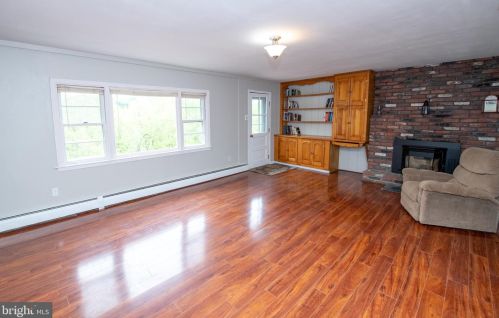 173 Marmic Dr, Southampton PA 18966-1724 exterior