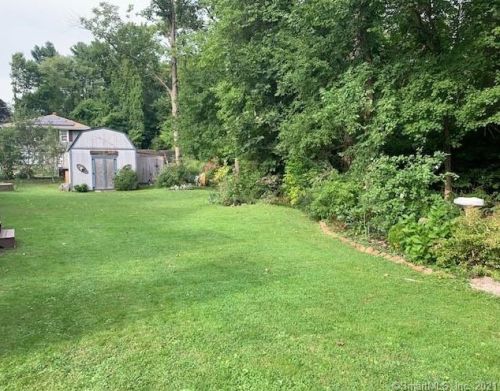 7 Dewey St, Putnam CT  06260-1352 exterior