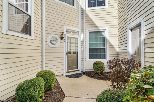 45 High Pond Ln, Bedminster, NJ 07921-2017