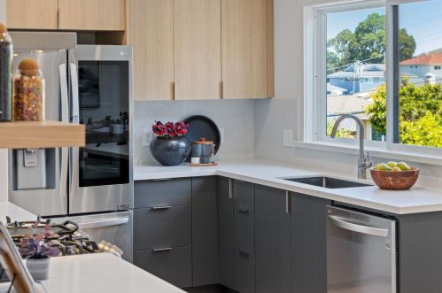 347 Paramount Dr, Millbrae CA  94030-1324 exterior