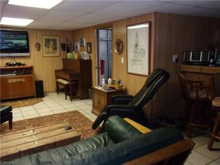 1820 Rosalind Ave, Cleveland OH  44112-4517 exterior