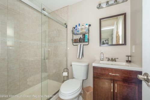 204 Hudson Ave, Middletown NJ  07748-5531 exterior