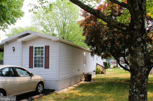 44 Cherry Ln, Carlisle, PA 17015-7851