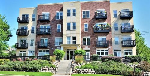 1220 Locust St, Milwaukee WI  53212-2642 exterior