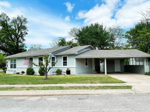 1800 Boyd St, Denton, TX 76209-3308