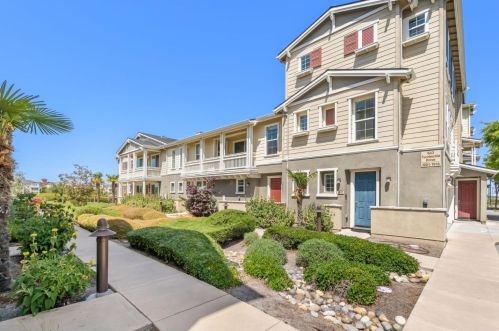 643 Turnbuckle Dr, Redwood City, CA 94063-5611