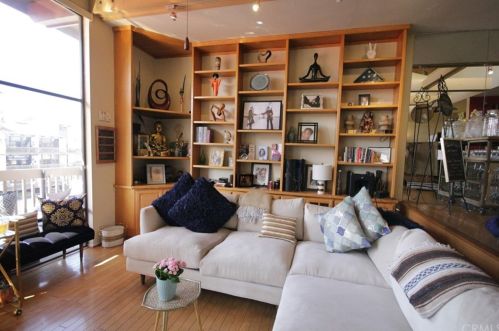 9325 Marina Pacifica Dr, Long Beach CA 90803-7004 exterior