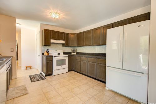 81 Drew Dr, Eastport NY  11941-1334 exterior