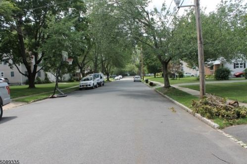 21 Diana Rd, Greystone Park NJ  07950-2104 exterior