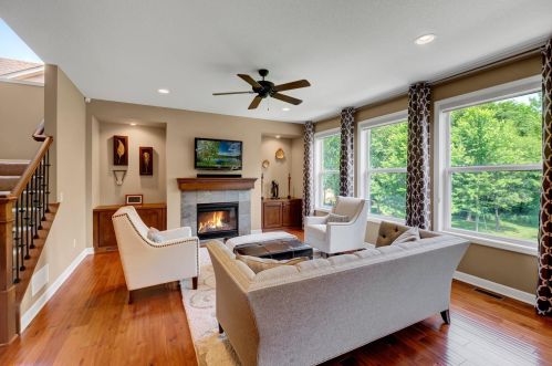 12581 Zumbrota St, Minneapolis, MN 55449-6171