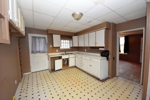 506 Young St, New Castle PA  16101-2443 exterior