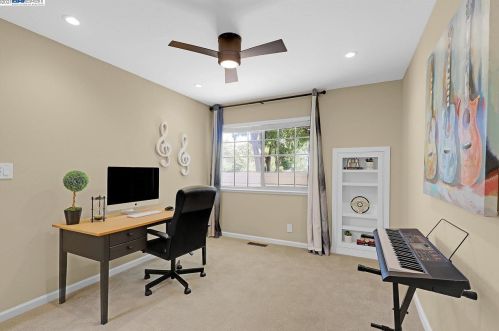 7426 Stonedale Dr, Pleasanton CA  94588-3737 exterior