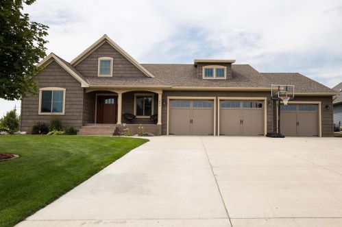 1804 4th St, Willmar, MN 56201-2239