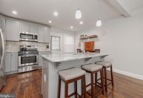 147 Carver Dr, Wenonah, NJ 08090-1505