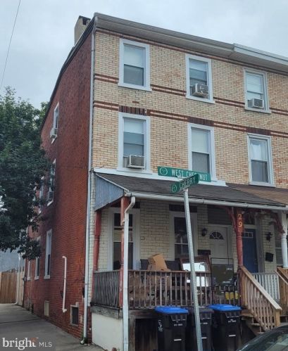 29 Chestnut St, Norristown, PA 19401-3954