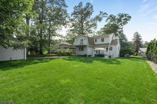 186 1st Ave, Little Falls NJ  07424-2206 exterior