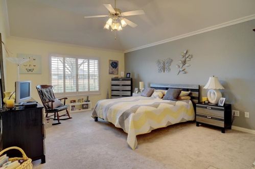 9404 Orangewood Trl, Denton TX  76207-8622 exterior