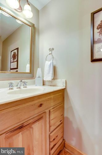 3714 Mountain Rd, Haymarket VA  20169-1739 exterior