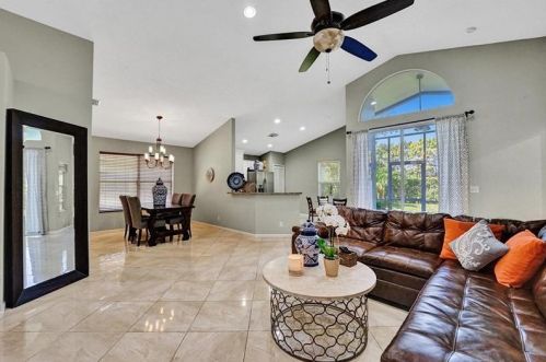 220 Trails End, West Palm Beach, FL 33413-2135
