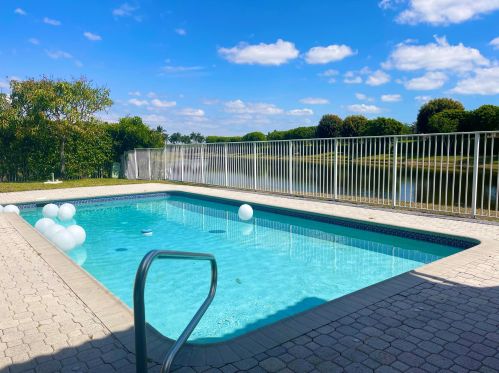 6590 Newport Lake Cir, Boca Raton FL  33496-3001 exterior