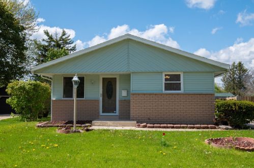 8154 Beechwood Ave, Milwaukee WI  53223-4964 exterior