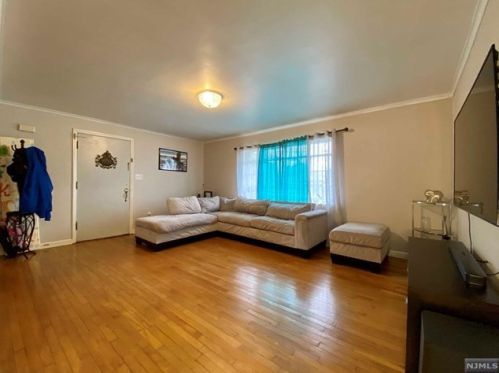 27 Union Ave, Nutley NJ  07110-3325 exterior