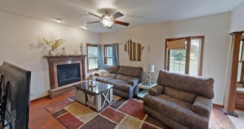 4405 Island View Dr, Oshkosh, WI 54901-1306