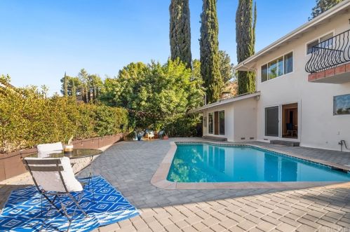 4523 Grimes Pl, Van Nuys, CA 91316-4366