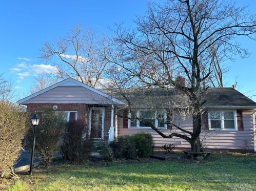 869 Gates Ave, Piscataway NJ  08854-5017 exterior