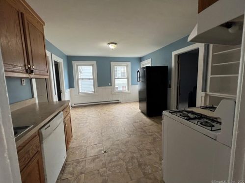 34 Montauk Ave, United States Coast Guard Ac, CT 06320-4914