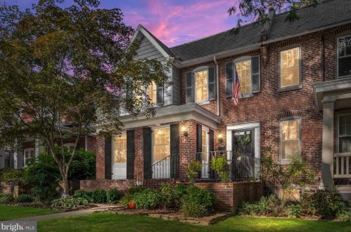 2307 17th St, Wilmington, DE 19806-1330