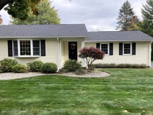 112 Overlook Dr, West Springfield, MA 01089-4525